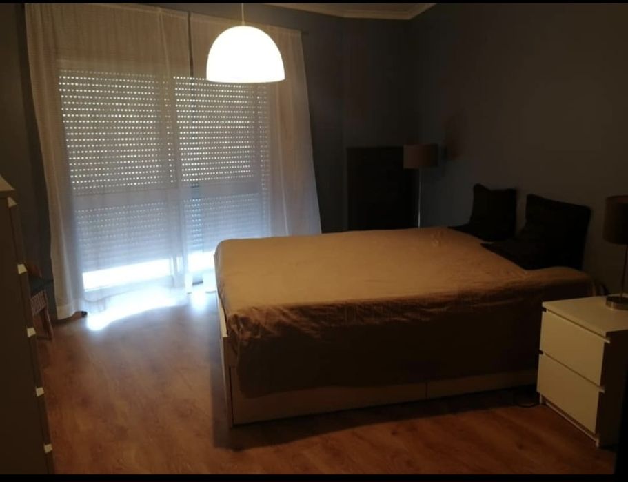 Quarto para Casal ao Monte dos  Burgos para início do mês de fevereiro