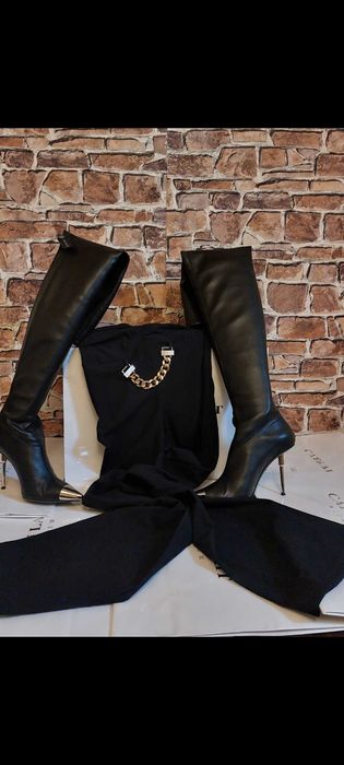 Rewelacyjne spodnie w typie dzwony z efektem push up Marki La Diva