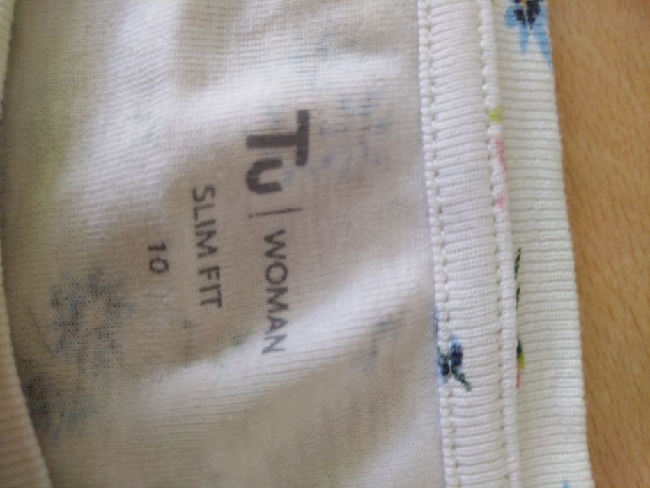 Tshirt w kwiaty L Tu