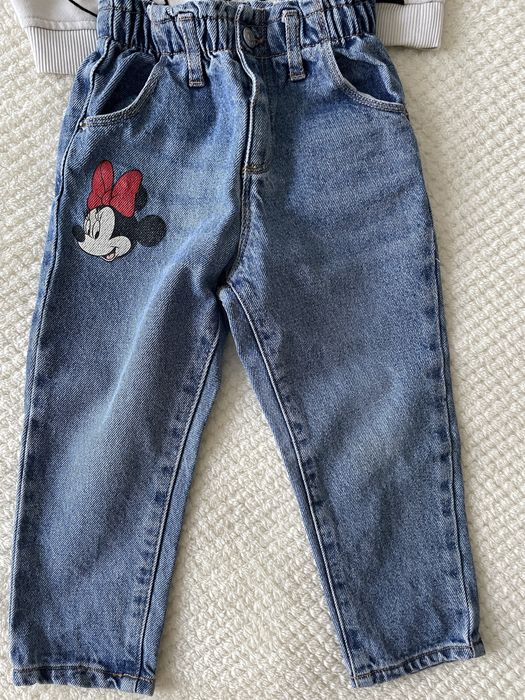 Джинсы, толстовка Zara