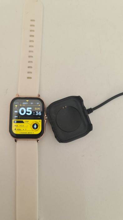 Smartwatch sprawny plus ładowarka