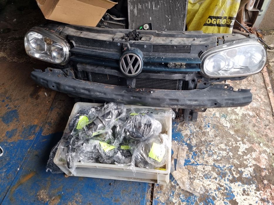 VW Golf 4 IV GTI Maska Czarna Belka pod Zderzak Lampy Atrapa Chlodnice