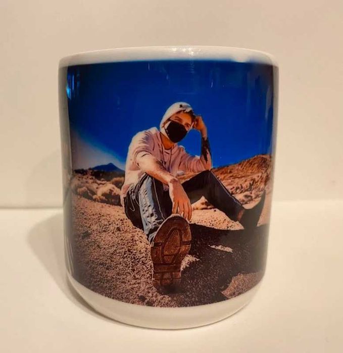 Własnoręczny kubek z Kamerzystą