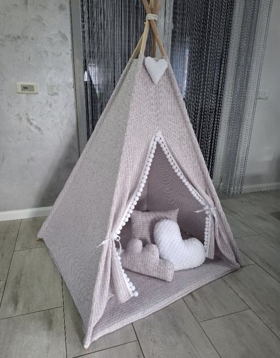 Namiot tipi bez poduszek