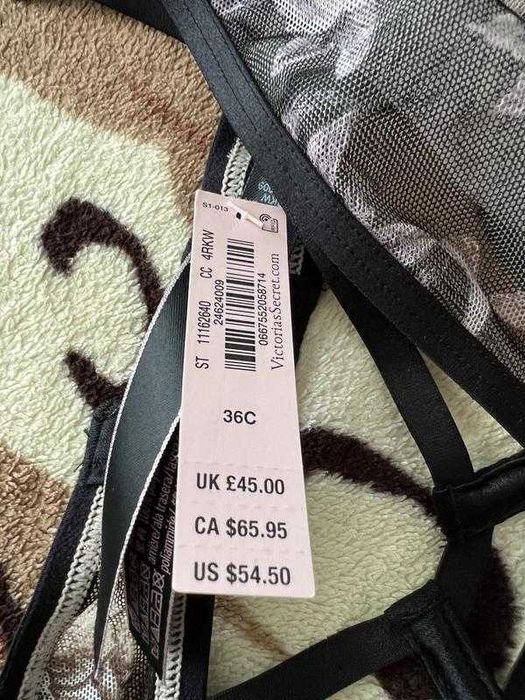 Комплект нижнего белья Victoria's Secret НОВИЙ