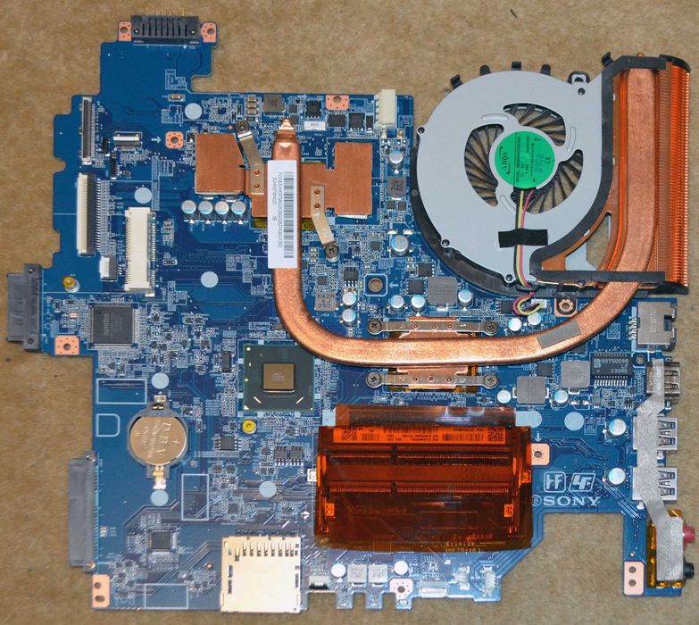 Ноутбук Sony Vaio SVF152A29V (SVF153) по запчастям.