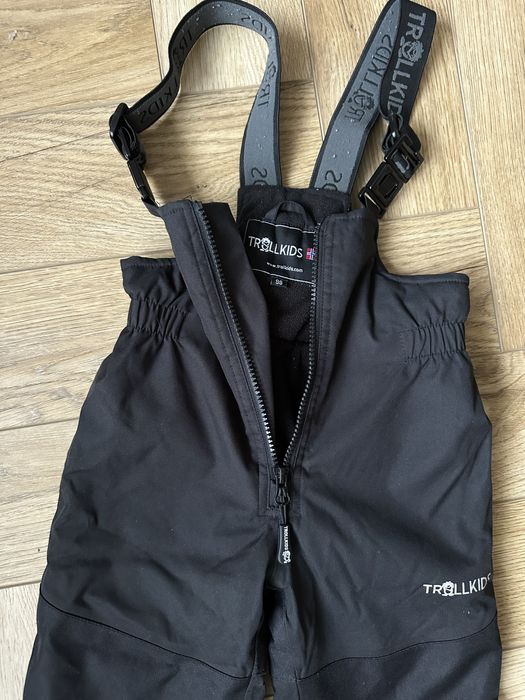 Зимова куртка та напів комбінезон, штани trollkids, не reima