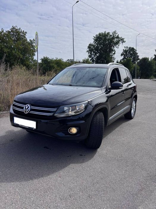 Volkswagen Tiguan SE 2013 Black 2.0L