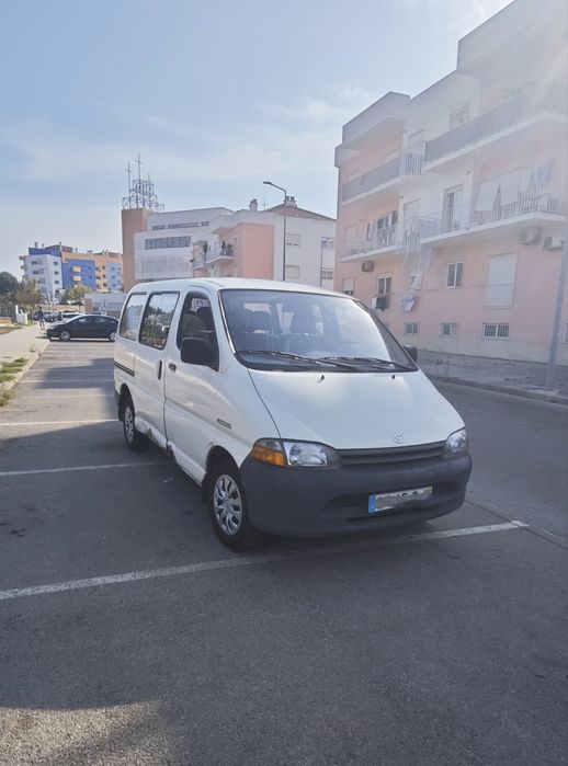 Toyota Hiace 2.4d 9 lugares