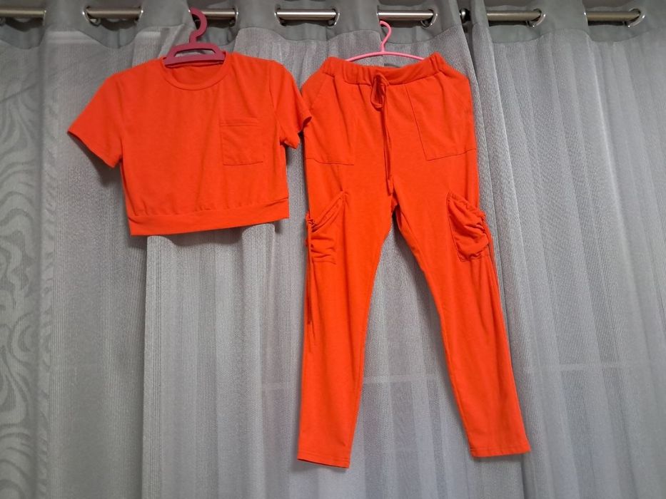 Костюм оранжевий
