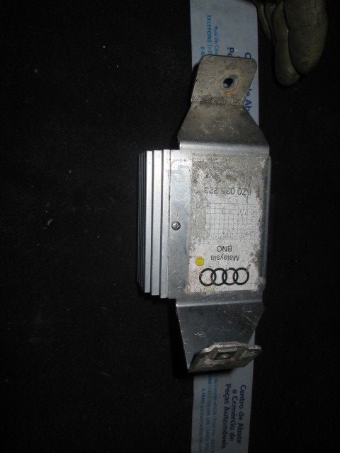 Amplificador de colunas AUDI A2 (8Z0)