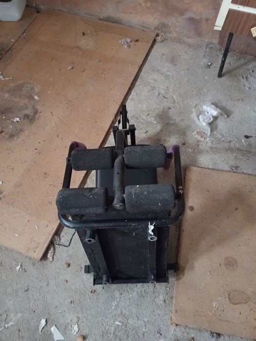 Máquina de exercício abdominal