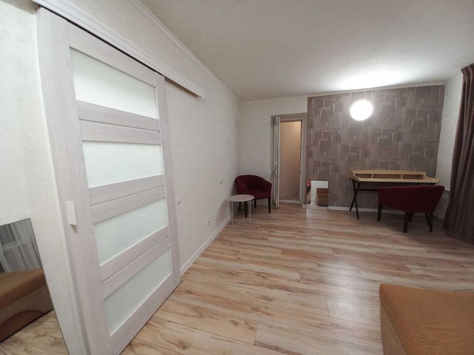 Здам в оренду 1к квартиру біля метро. Без комісії