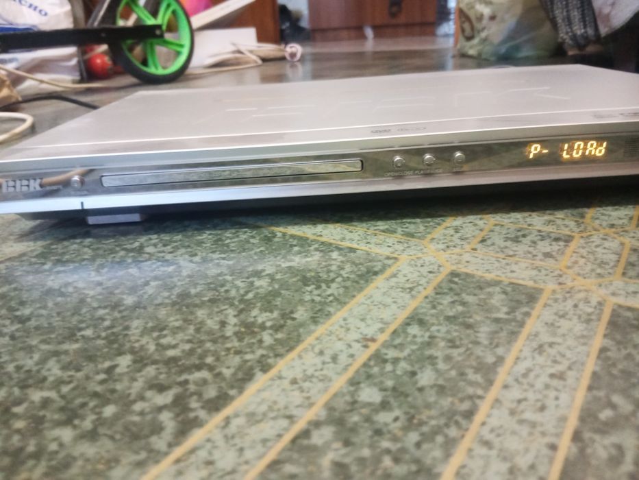 Продам вживаний DVD player  BBK DV527 S