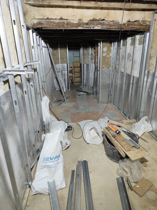 Faço todo o tipo de pequenas obras , pladur etc