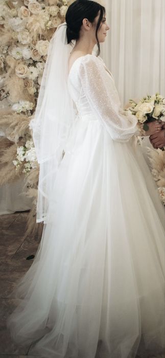 Продам весільну сукню