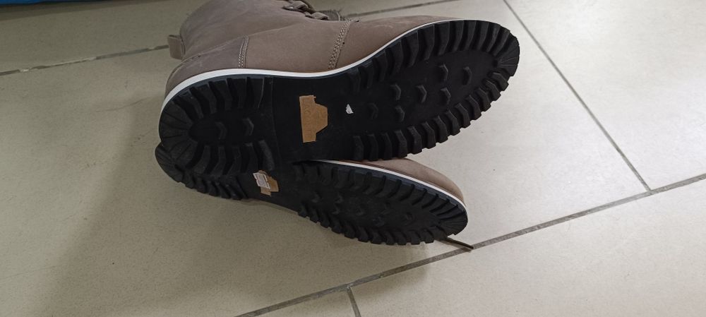 Продам зимові взуття жіноче