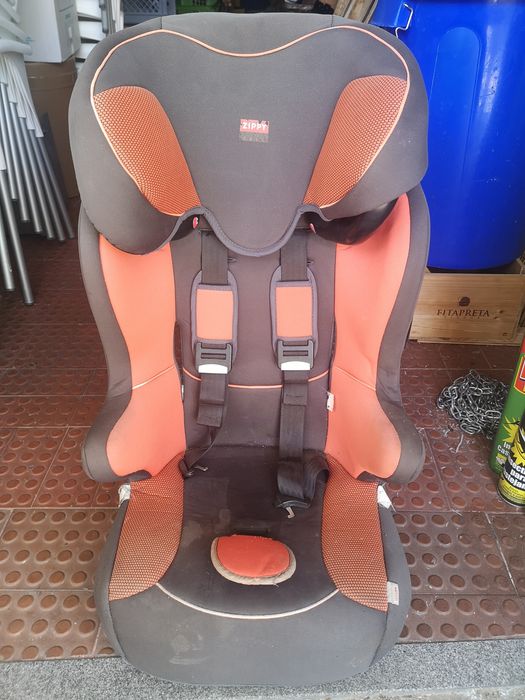 Cadeira de bebé automóvel