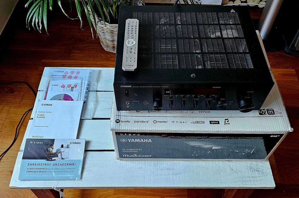 Yamaha R-N803D - amplituner sieciowy - idealny jak nowy