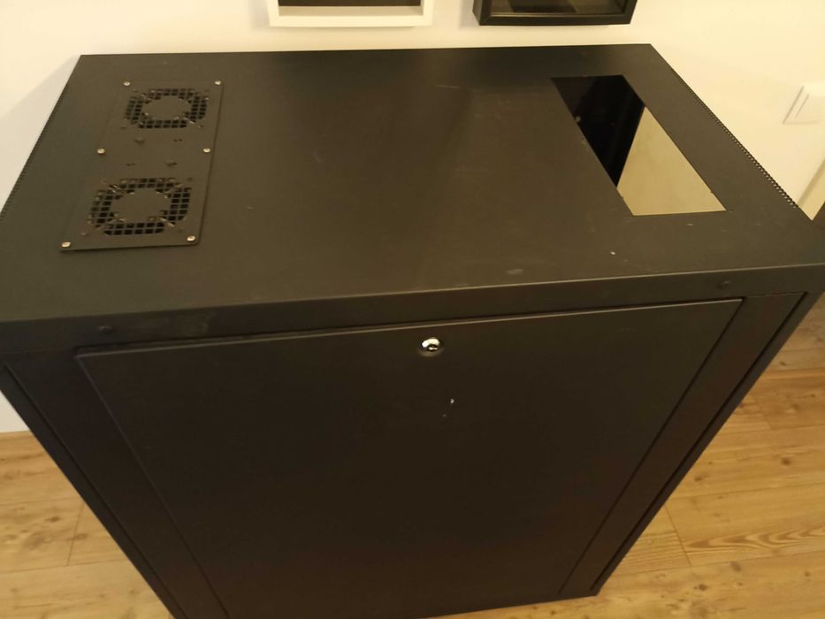 Armário de pavimento RAL 7035 OLIRACK19" 24U P 600x800x1170 mm.