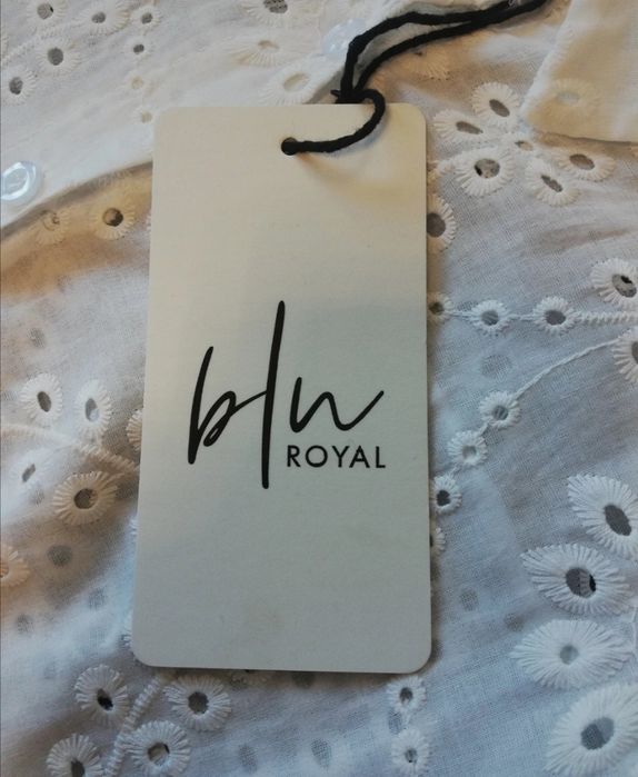 Letnia, haftowana sukienka