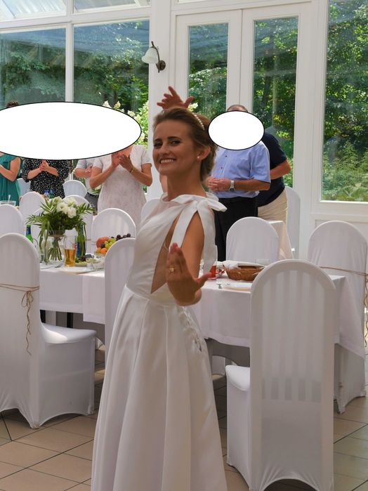 Suknia ślubna biała satynowa