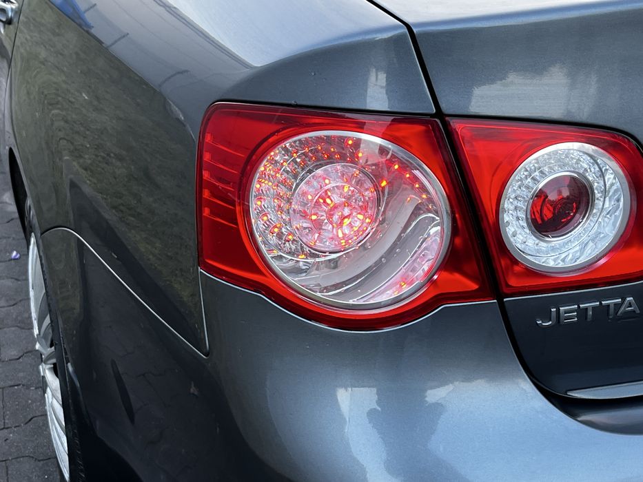 VW JETTA 2009 1.6 tdi/ PDC/ garażowany