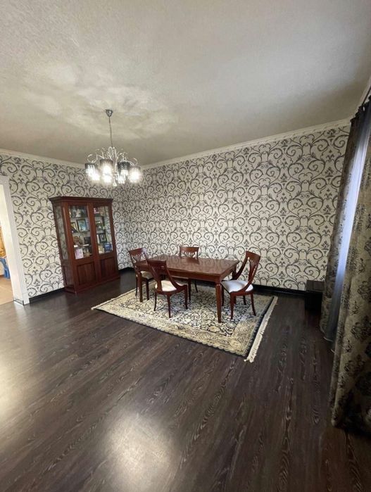 Аренда  3 - этажного дома с ремонтом ,в мрн .Артема ( пос.Мирный)