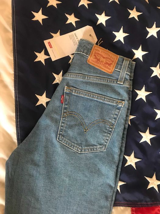 Джинсы Levis р.XS