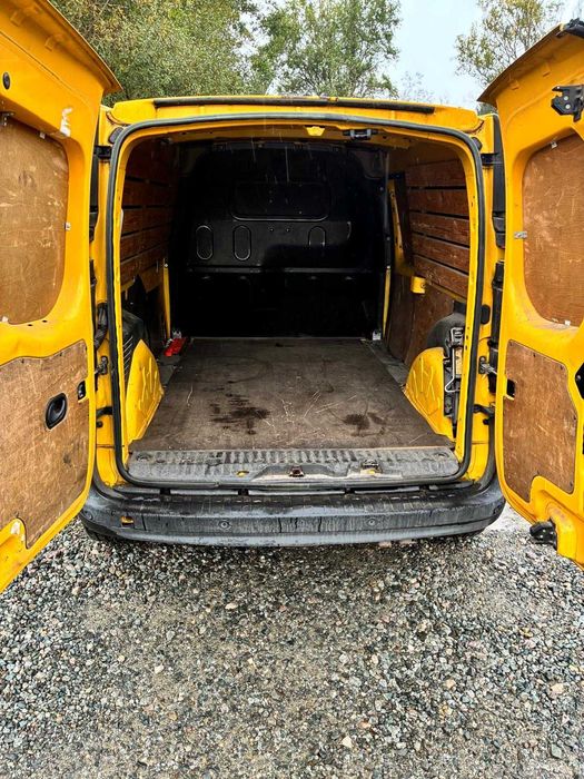 Samochód marki Renault Kangoo