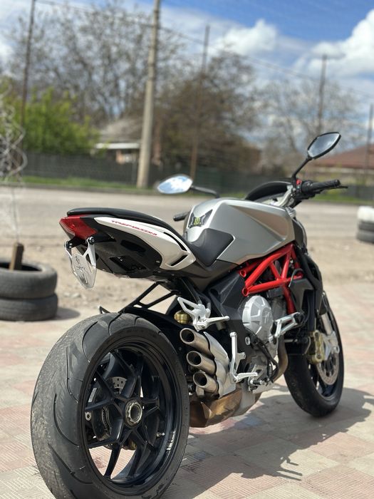 MV Agusta Brutale 800