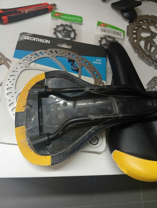 Selim Fizik yellow