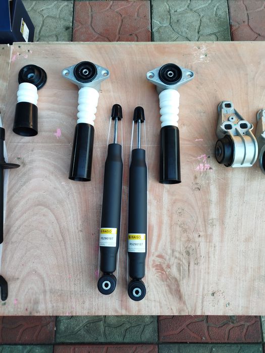 Амортизаторы задние Ауди а 6 с 5. Пассат б5