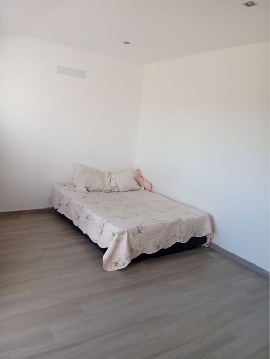 Quarto mobiliado