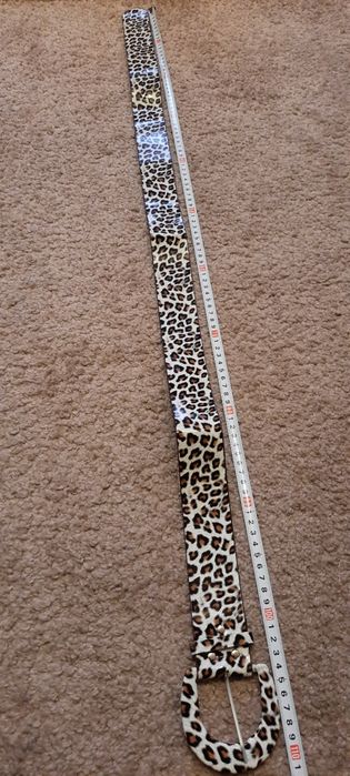 Pasek w cętki damski.