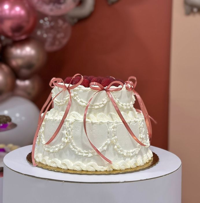 Dona tê bolos venha comprar seu bolo!