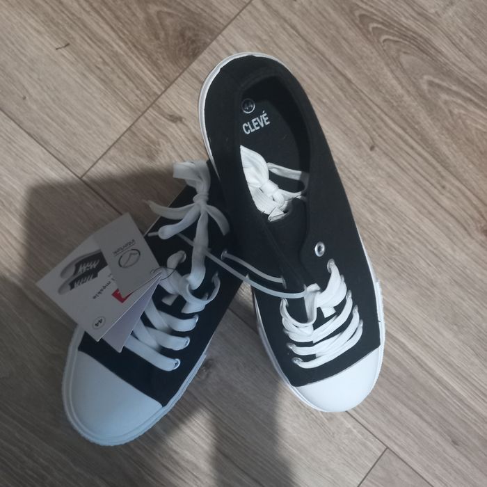 Męskie firmowe trampki-44- nowe