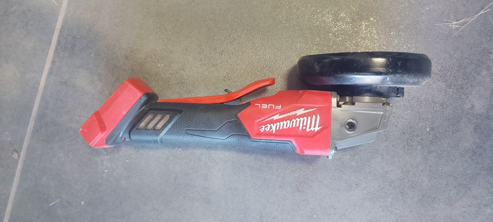 Болгарка Milwaukee m18 з регулювання оборотів