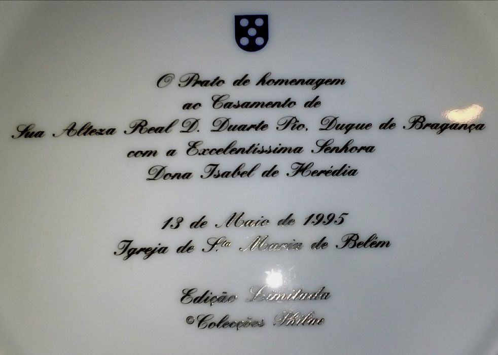 Prato de homenagem no casamento de D. Duarte e da Isabelinha