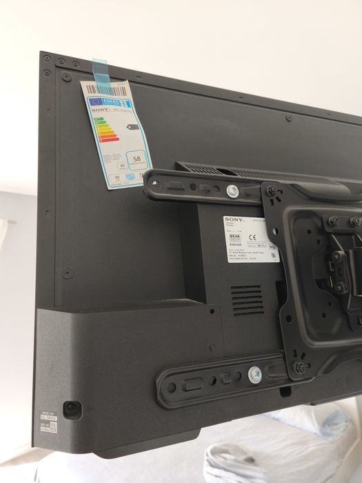 Televisão Sony 32" com suporte