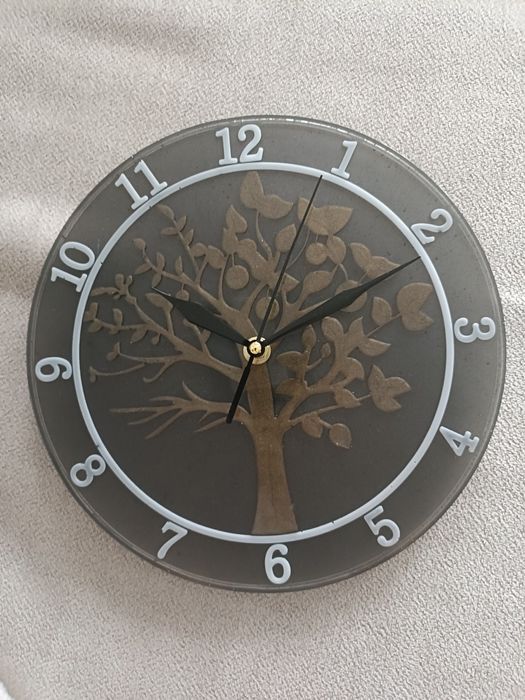 Zegar z żywicy epoksydowej niższa cena