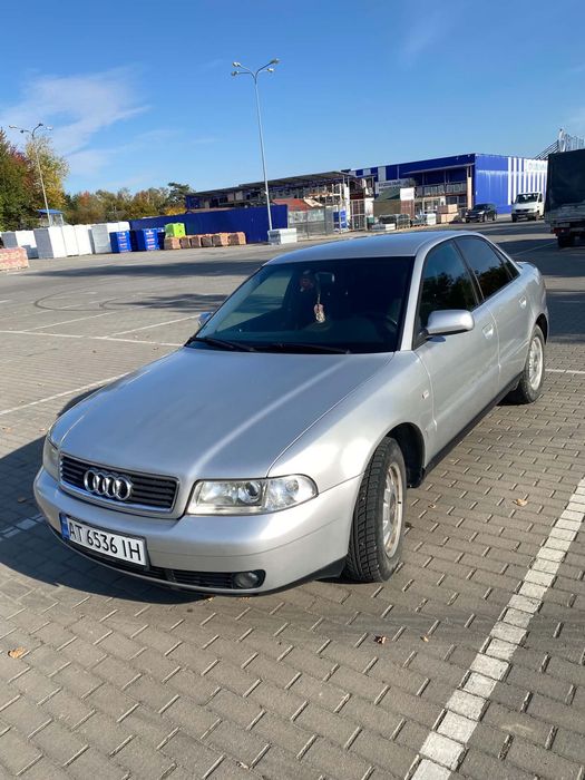 Audi A-4 1.6 2000рік