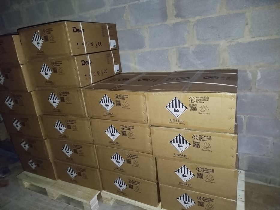 Комплект  інвертор deye 6k , акумулятор deye 5 квт