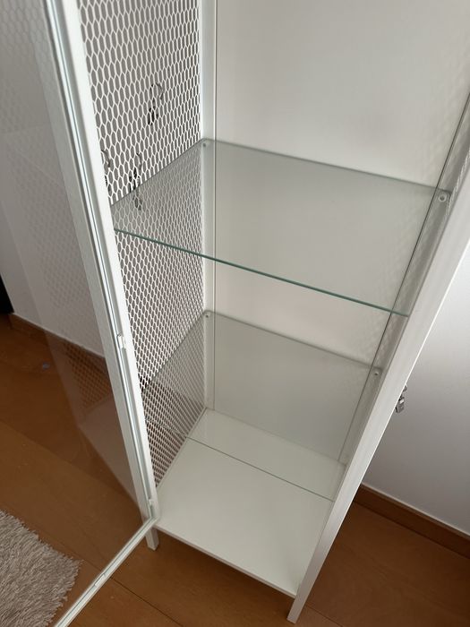 Móvel de vidro IKEA BAGGEBO