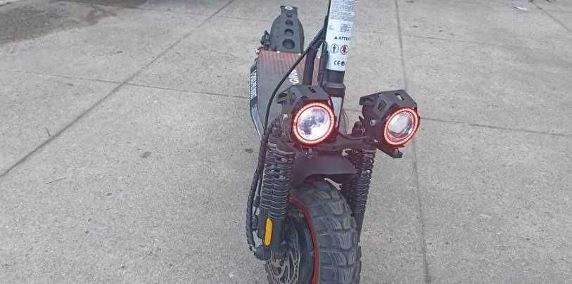 Trotinete Elétrica Urban Glide Pouco Usada com 95 km e Autonomia até 50 km