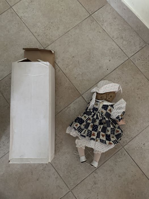 Bonecas de porcelana bonitas e para coleção