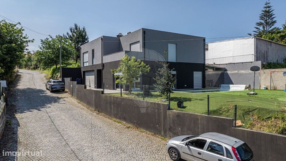 Moradia T4 para arrendamento