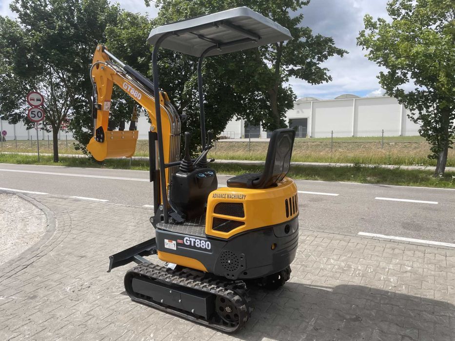 Minikoparka Advance Machinery GT880, skrętne ramię, silnik KOOP Gunter Grossmann