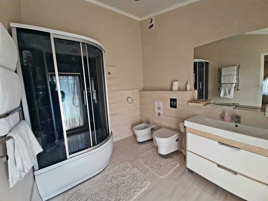 Дом 800 кв. VIP-уровня. Бассейн с подогревом,сауна.НОВЫЙ ГОД- СВОБОДЕН