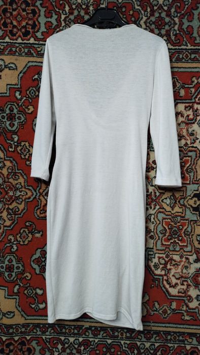 Женское платье белое, размер М.